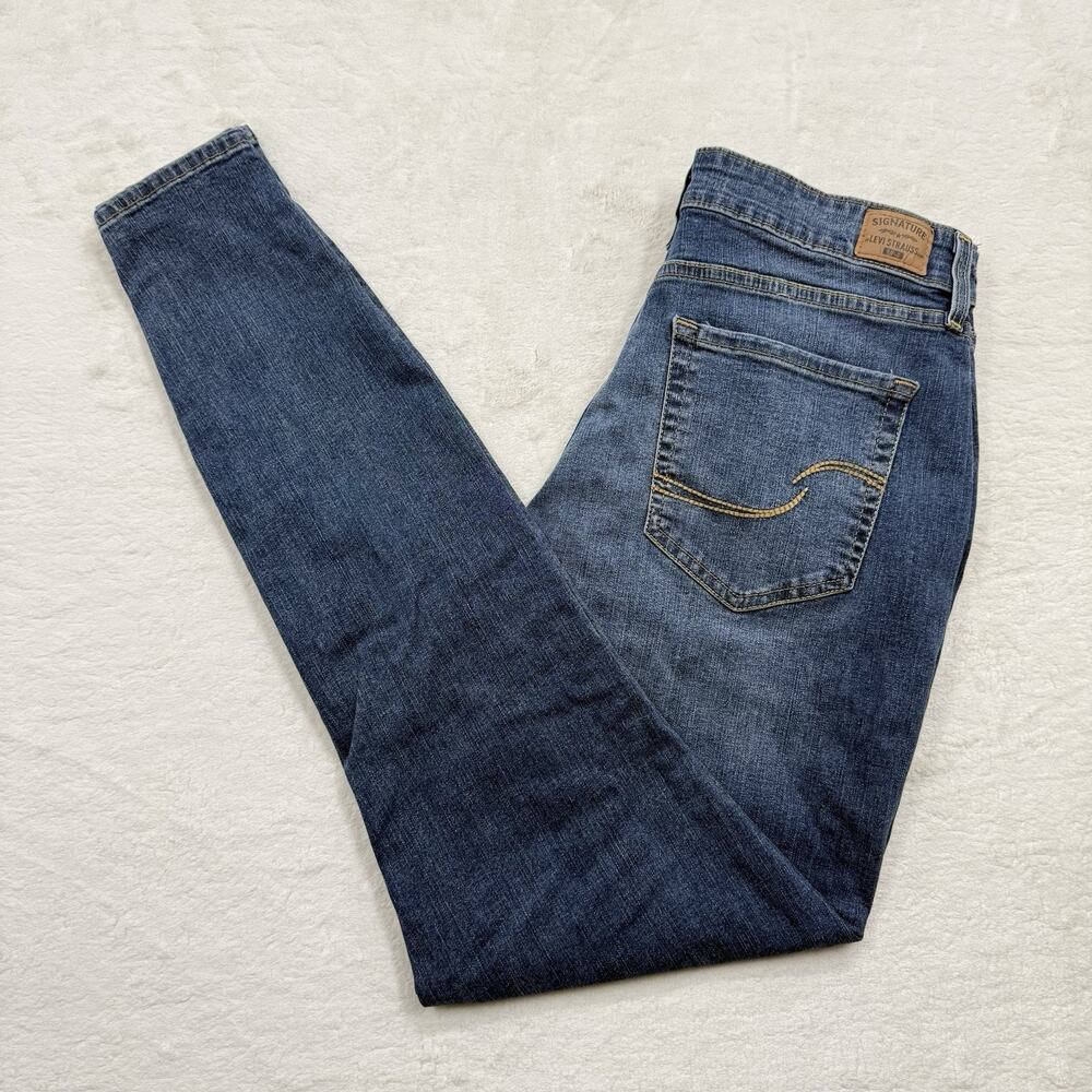 Levi's Signature Gold Women's Mid-Rise Skinny Jeans 30x32 Medium Wash Blue